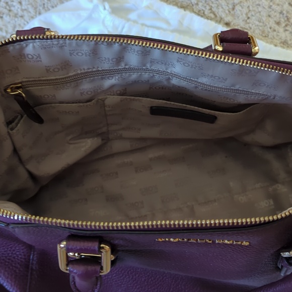 Michael Kors Handbag - Picture 4 of 14